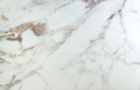 208 Мрамор калакатта золотой